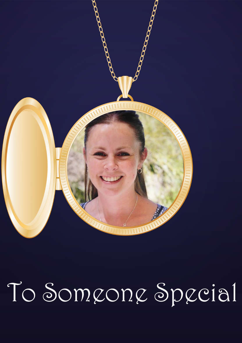 Locket Aperture Photo Card - card made with Crafty Bob's Card Creator
