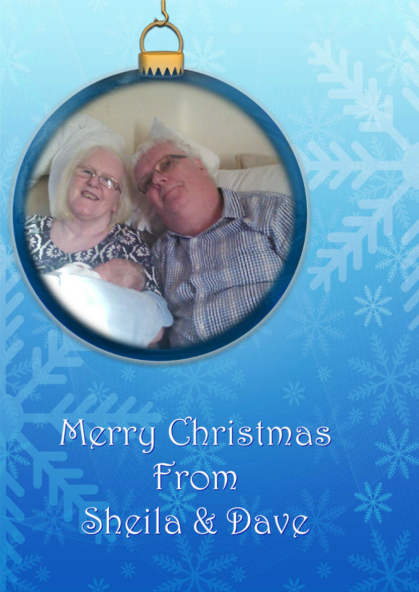 Christmas Bauble Aperture Card - card made with Crafty Bob's Card Creator