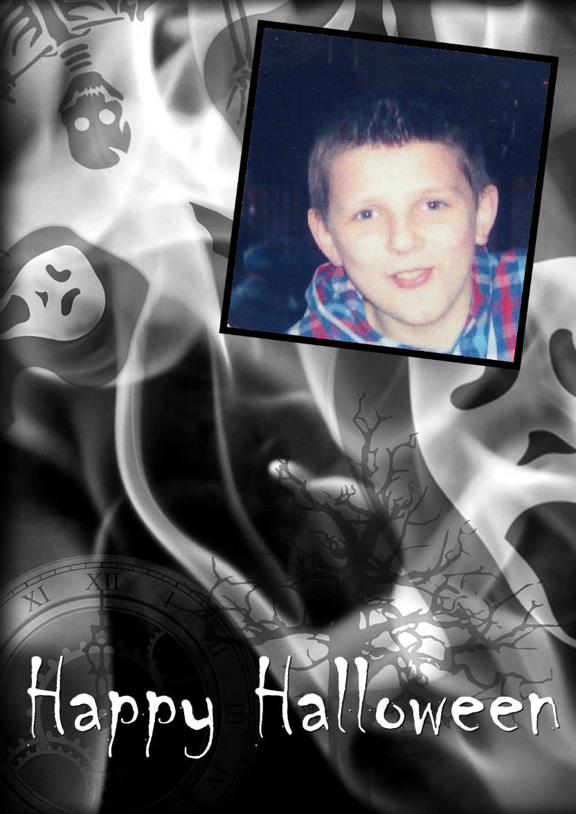 Spooky Halloween Aperture Card - card made with Crafty Bob's Card Creator