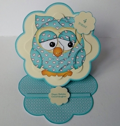 Owl scalloped easel card (green)