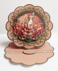 Cute baby deer scalloped easel card