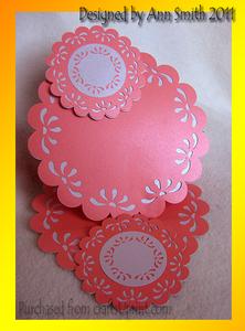 Daisy Scallop Easel Card - Silhouette