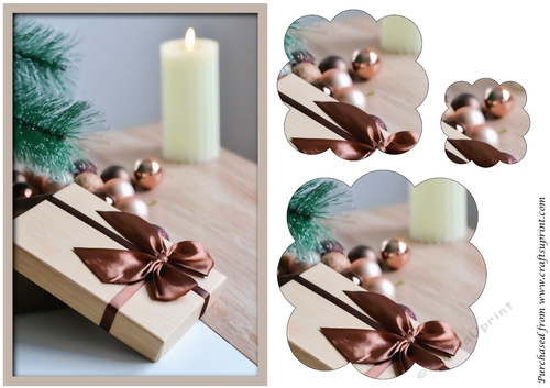 Christmas Gift and Ornaments Scalloped Pyramid