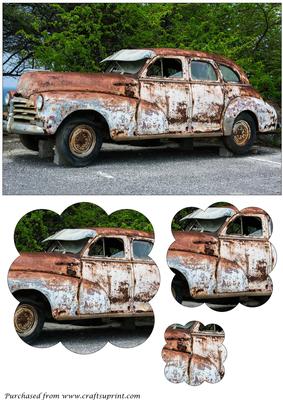 Vintage Rusty Car Scalloped Pyramid