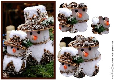 Christmas Snowmen Family Scalloped Pyramid