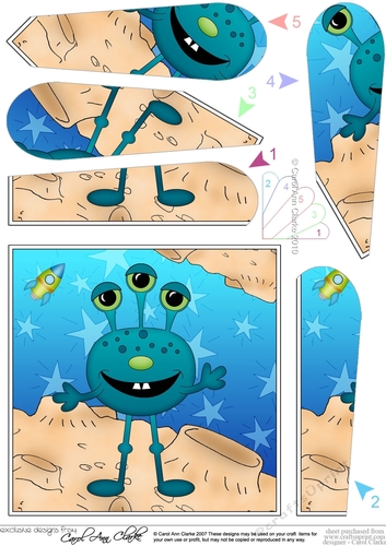 Cute Alien Fan Pyramage Topper