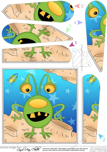 Cute Alien Fan Pyramage Topper