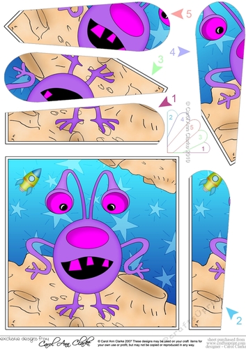 Cute Alien Fan Pyramage Topper