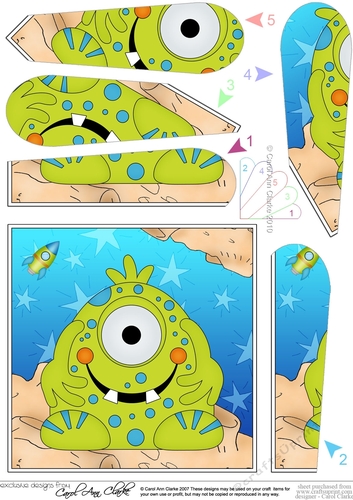 Cute Little Alien Fan Pyramage Topper