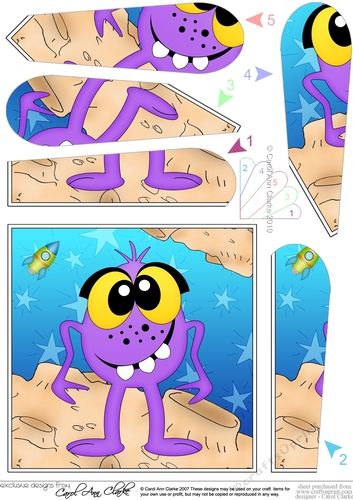 Cute Alien Fan Pyramage Topper