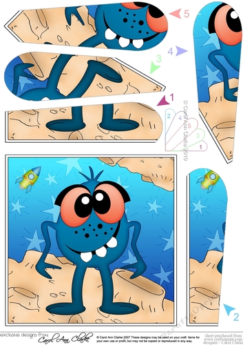 Cute Alien Fan Pyramage Topper