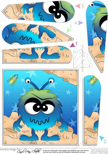 Cute Alien Fan Pyramage Topper