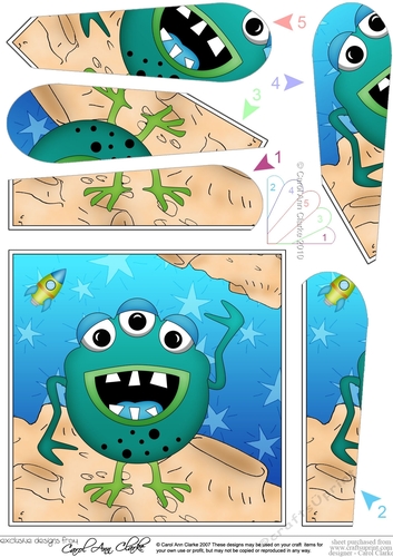 Cute Alien Fan Pyramage Topper