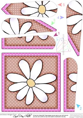 Daisy Quick Card with Fan Pyramage Topper