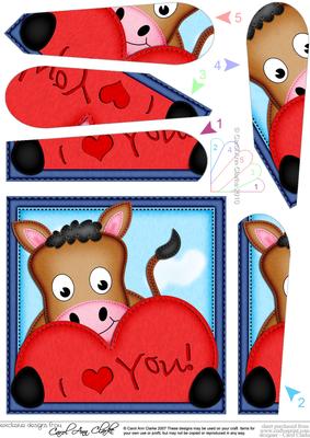 Gi Gi Horse's Heart Fan Pyramage Topper