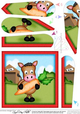 Gigi the Horse Fan Pyramage Topper