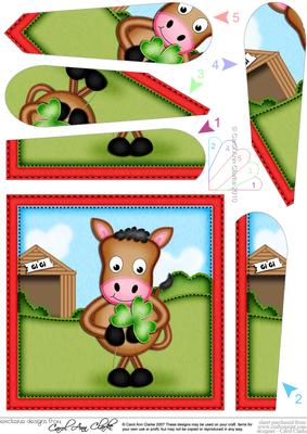 Gigi the Horse Fan Pyramage Topper
