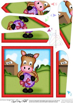 Gigi the Horse Fan Pyramage Topper