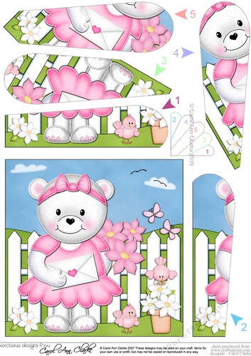 Teddy Tess has a Letter Fan Pyramage Topper