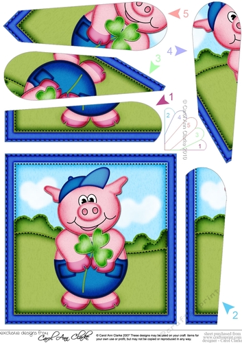 Ziggy Piggy has a Good Luck Clover Fan Pyramage Topper