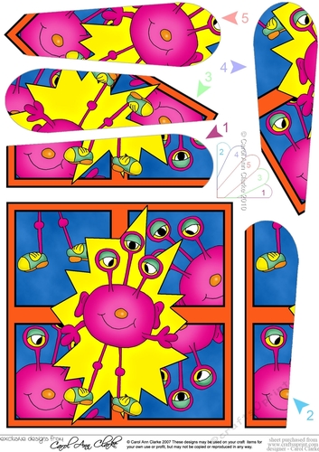 Aliens Out of this World Fan Pyramage Topper