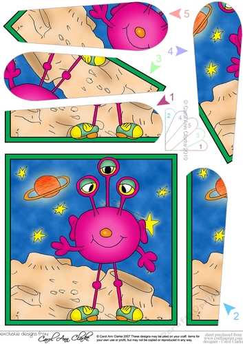 Aliens Out of this World Fan Pyramage Topper