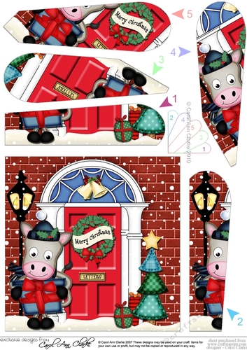 GiGi Horse is at the Christmas Door Fan Pyramage Topper