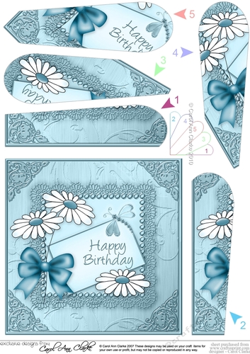 Daisies on Metallic Lace Fan Pyramage