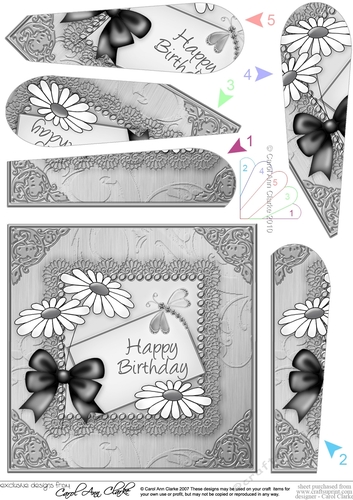 Daisies on Metallic Lace Fan Pyramage
