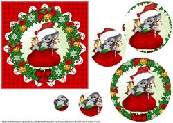 Christmas Kitten Wreath Pyramid