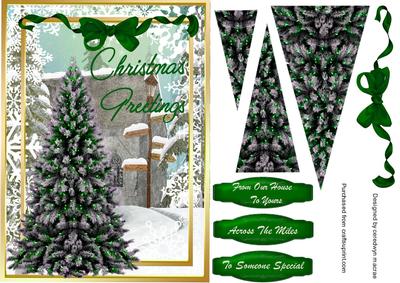 Green Christmas Tree in the Snow, Pyramarge