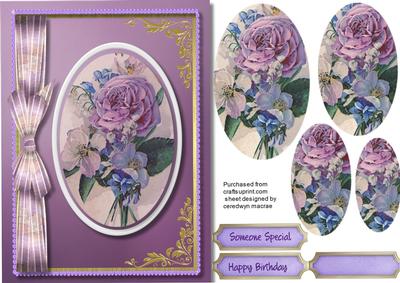 Lovely Liac Roses in Pyramid 
