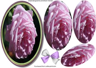 Beautiful Pyramid Pale Lilac Rose Topper 