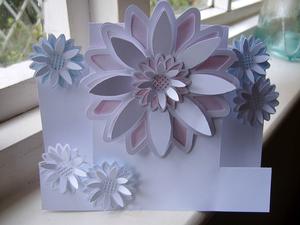 Pop Up Flowers Centre Step Card