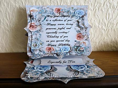 Bracket Easel Vintage Flowers