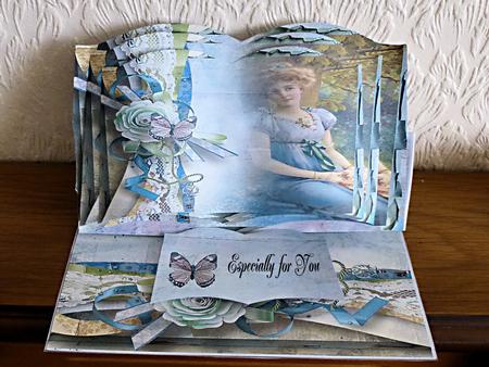 Vintage Lady 3 Page Easel Book