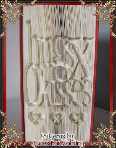 LV31 Hugs and kisses book folding pattern
