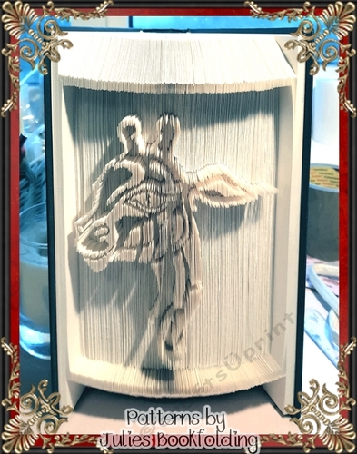 AN11 Wild giraffe frame book folding pattern