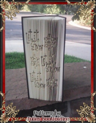 CH18 Let it snow book folding pattern