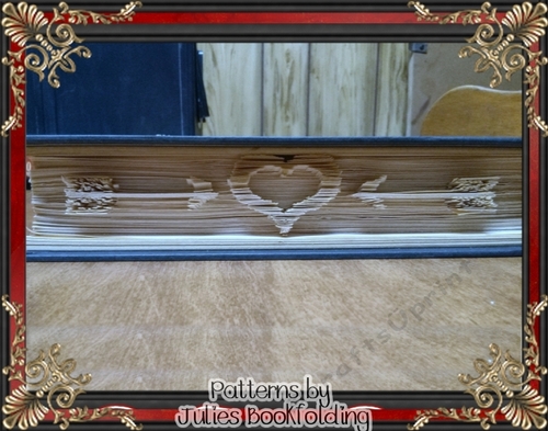 LV14 Heart arrows horizontal book folding pattern