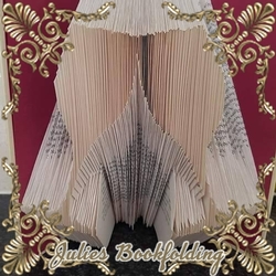 Champagne flutes book folding pattern