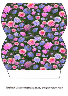 Waterlillies on Black Pillow Gift Box