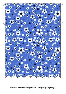 Daisy Daisy in Blue Scallop Edge Money Wallet