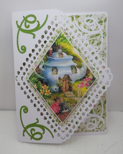 Scalloped diamond front card