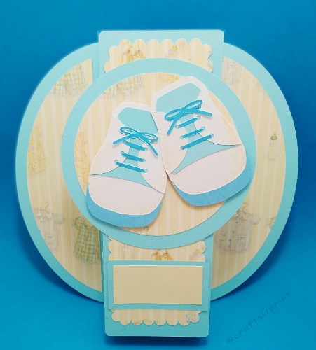 cup1398171_1577 - Backfold card with circle and baby booties