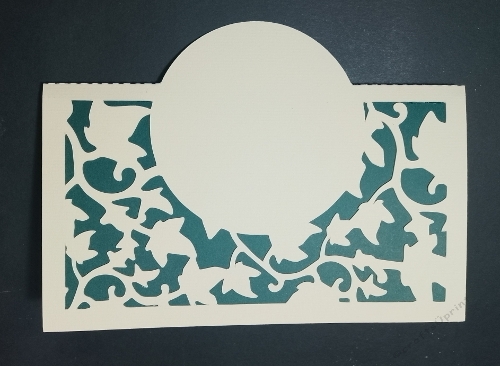 Circle over the fold ivy leaf card