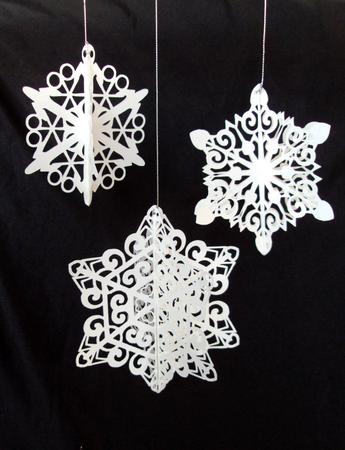 Snowflake Hanging Decorations Cameo Ready/