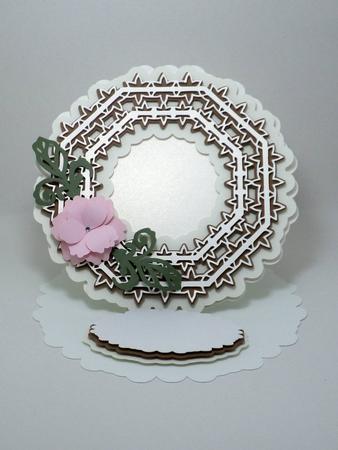 Octagonal Fancy Frame And Flower Easel Card 