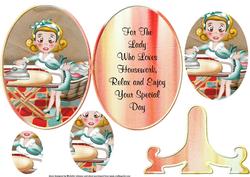 Housewife Plate Card with Pyramage
