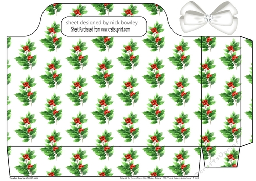 Lovely holly and berry tote gift bag